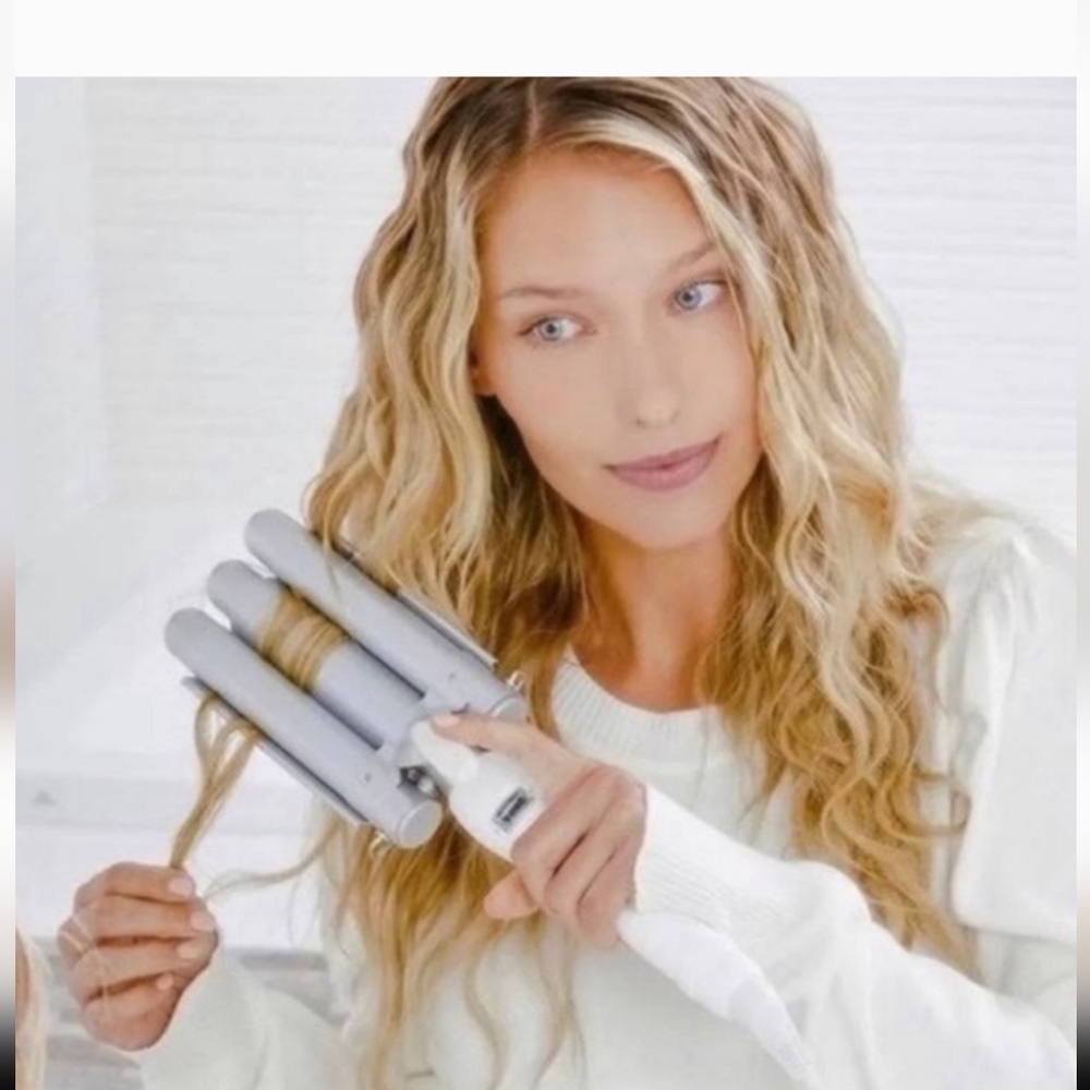 Monat Professional Hair Waver in Silver never been used.